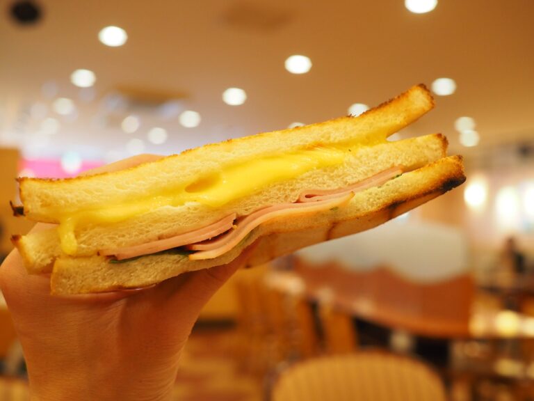 ベローチェのモーニングが神 リニューアルしたモーニングcが美味しすぎ 大量チーズ 大量ハム 美味しいパン 大阪のたまごサンドしらんの