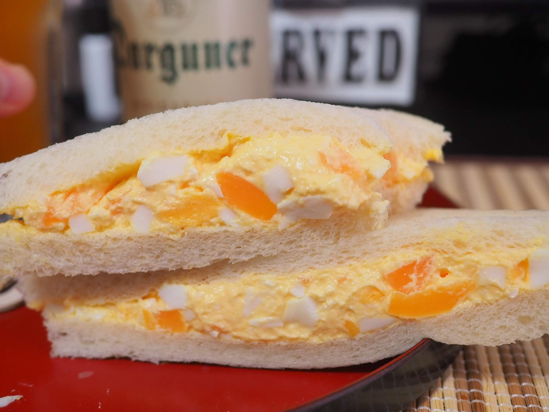 サミットのダンブラウンのたまごサンドが美味！】スーパーのパン屋も