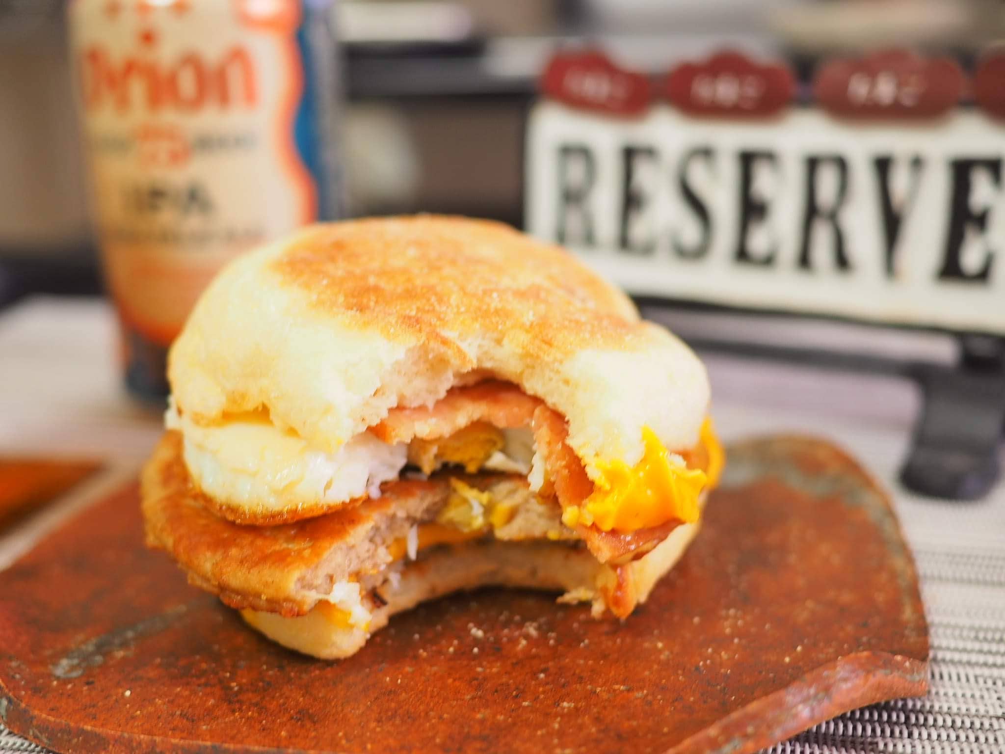 パティ2枚の幸福】”メガマフィン”というビッグを越えたメガの朝マック