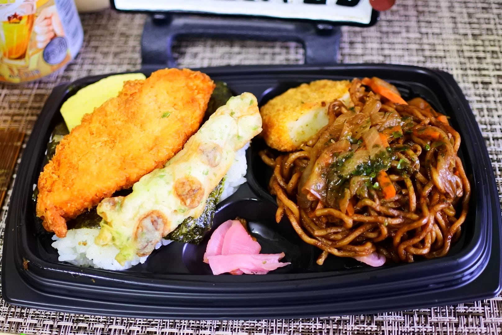 のり弁は小宇宙⑦】”焼きそば海苔弁当”というワンパクをローソンストア